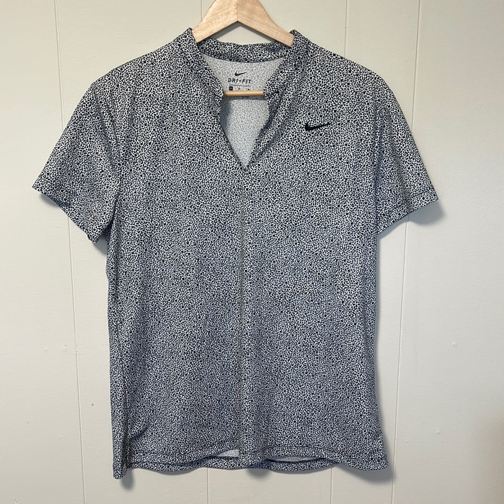 NIKE DRI FIT BLACK AND WHITE GOLF TOP MEDIUM